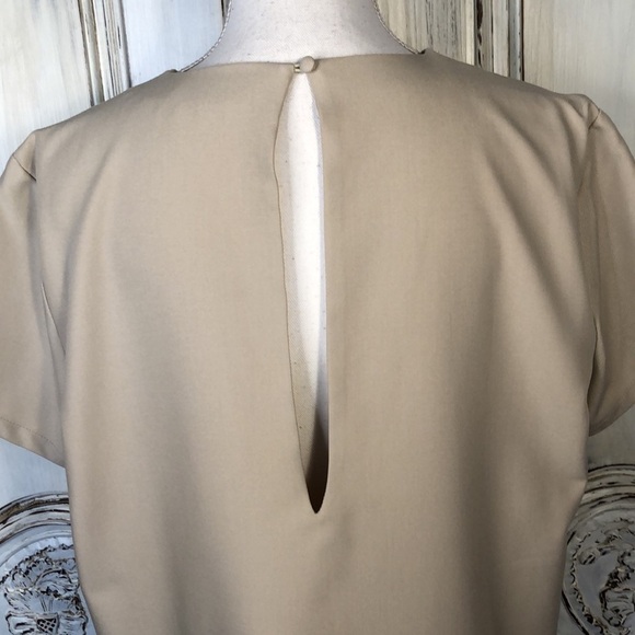 AEL Amy Enjoy Life Minimalist Short Sleeved Deep V Neck Full Cut Sheath Dress - Picture 9 of 13